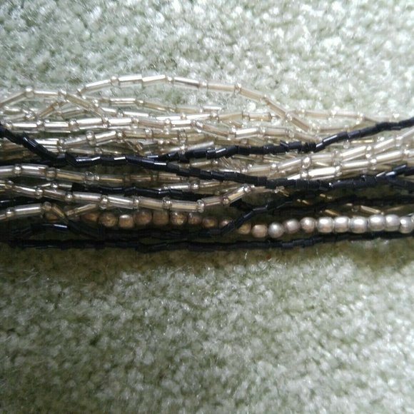 Vintage Silver Black 19 strand Handmade in India SEED BEAD NECKLACE w/ EARRINGS - Picture 9 of 9